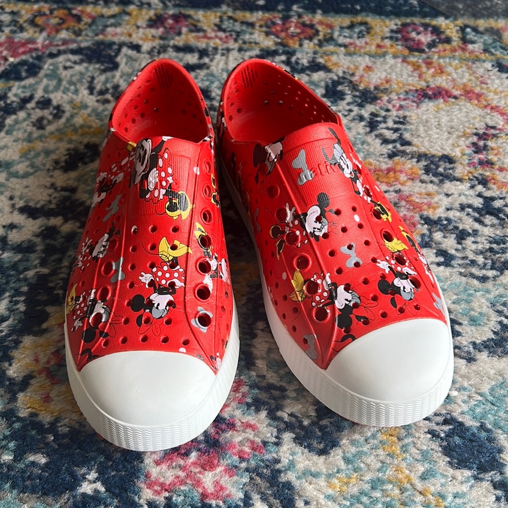 Native Minnie shoes- size W5